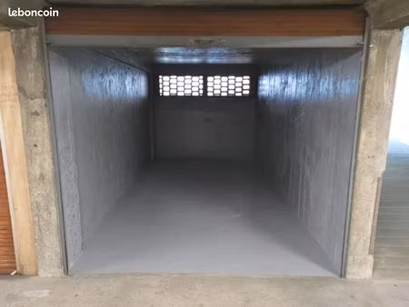 a louer garage box fermé biarritz centre