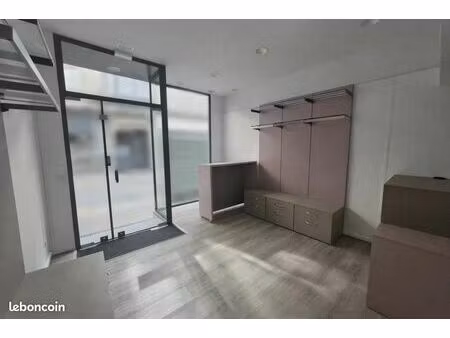 local commercial 22 m² vannes