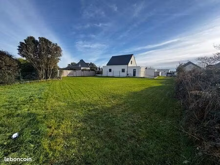 terrain constructible et viabilisé 524 m2