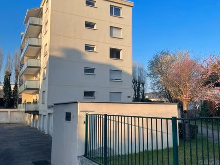 appartement f3 - entièrement refait à neuf