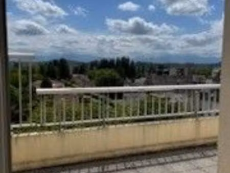 t2 av charles de gaulle pau