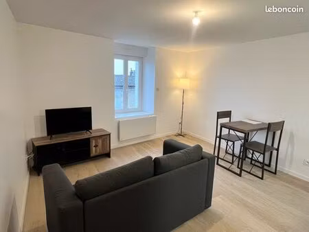 ? t2 meublé neuf - très lumineux - internet fibre inclus - parking gratuit et facile