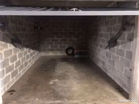 garage fermé 15 m² bayonne lestanquet