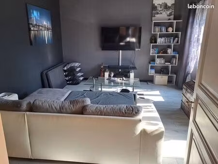 maison de ville rénovée avec extérieur et dépendance