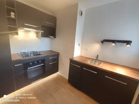 deodat de severac - appartement t3 de 65 m2 - 2 chambres + 1 parking - libre avril 2026