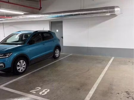 place de parking sécurisé