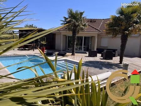 villa 5 pièces 137 m²