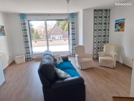 part. vend appartement t3 croix