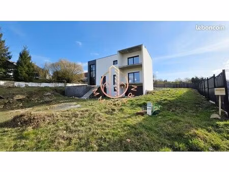 propriété 3 pièces 220 m²