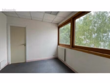 location bureaux 10 à 72m2