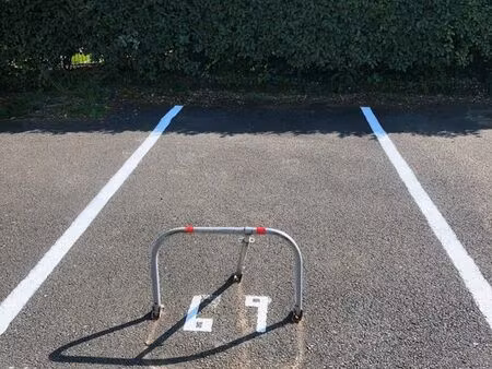 deux places de parkings à bassens