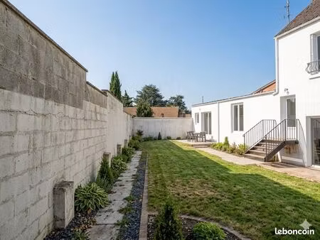 studio neuf + jardin privé 50m² & annexe – prestations de qualité