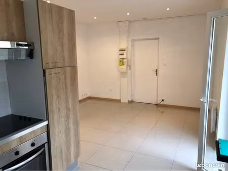 studio avec cour privative