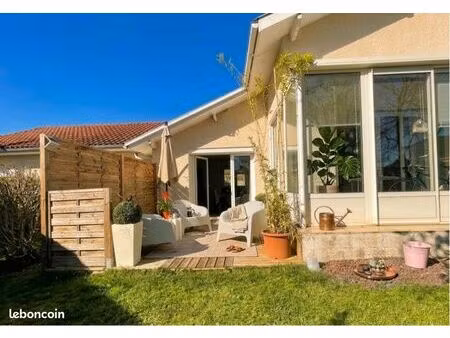 maison rénovée + studio indépendant avec revenus locatifs -