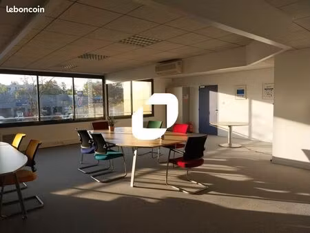 bureaux 272 m²