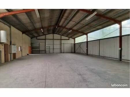 hangar entrepôt cellule