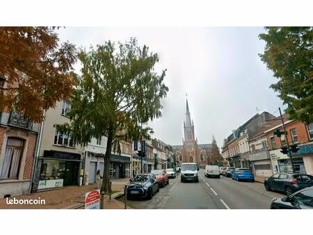 local commercial 138 m² croix