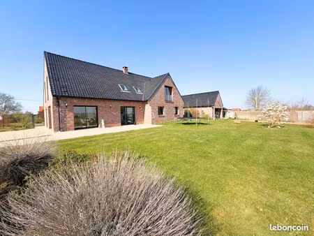 maison 7 pièces 214 m²