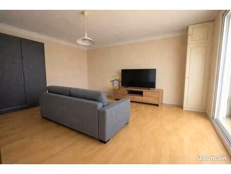 studio 1 pièce 24 m²