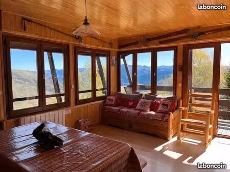 au prix d un appartement chalet saint-lary-soulan superbe vue sur les montagnes entouré de