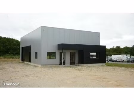 local d'activités et entrepôt
