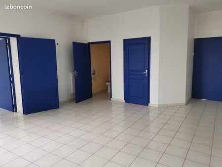 local commercial a vendre - aix noulette