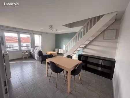 nantes - proche paridis et route de sainte luce - t2 en duplex meublé a louer et libre de 