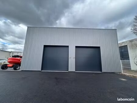 local industriel 393 m²