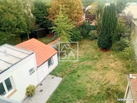 maison 9 pièces 402 m²