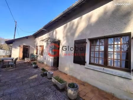 propriété 5 pièces 220 m²