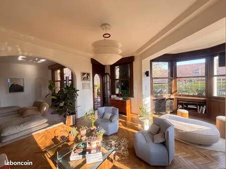 villa 5 pièces 220 m²