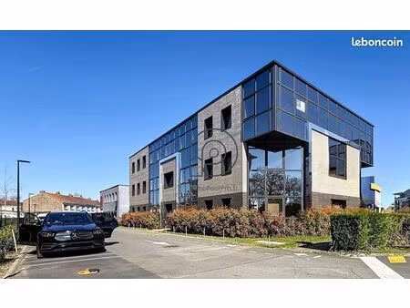 bureaux 137 m² wasquehal
