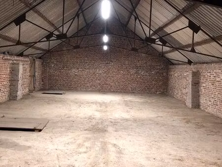 hangar entrepôt location