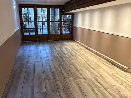 local commercial 75 m²