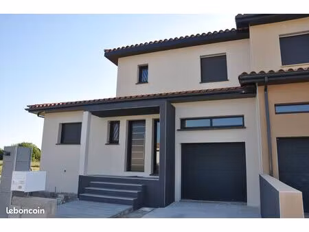 villa 4 pièces 120 m²