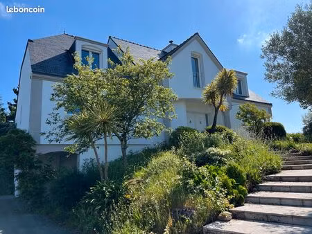 vannes / theix – villa 285 m² – 5 chambres – terrain clos 1 901 m² – terrasses - jacuzzi –