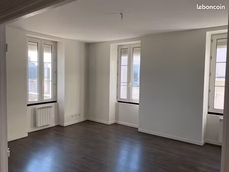 centre-ville de mayet – place centrale