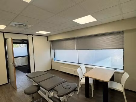 local liberal / bureau professionnel à saint louis cadre dynamique proche suisse avec park