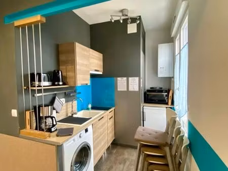 t2 40 m² – équipé (lave-linge + lit + frigo) – proche gare – 590 cc