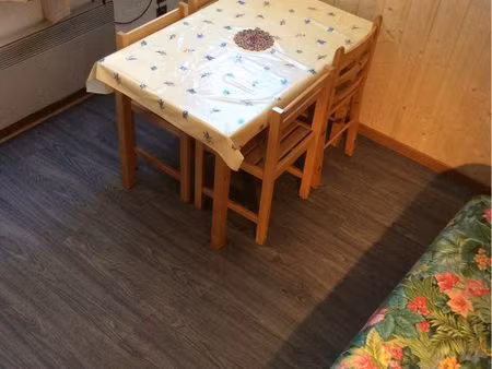 2 p chambre + mezzanine à 1m70  à 30 m du front de neige  hyper centre