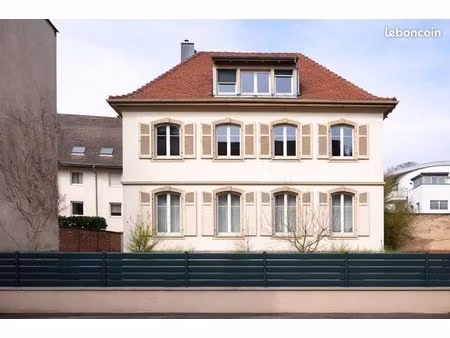 maison de maître rénovée – 196 m² – terrasse 85 m² – jardin – 200 m gare – coup de cœur as