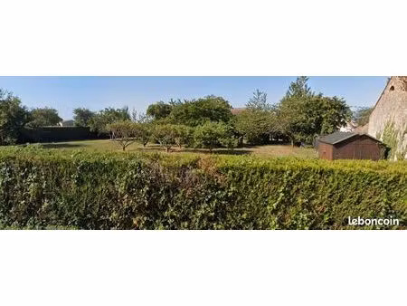 terrain constructible et viabilise 2318m²