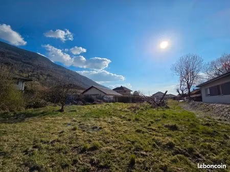 terrain 560 m² grignon