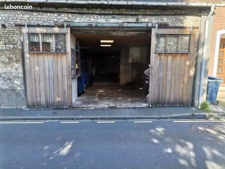 location hangar / grand garage