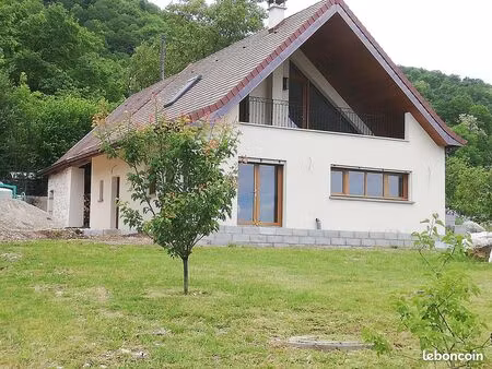 magnifique studio avec terrasse dans un environnement calme et préservé