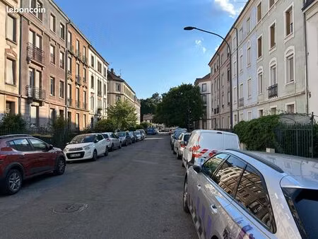 appartement renové proche du centre ville