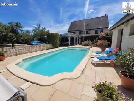propriété 6 pièces 184 m²