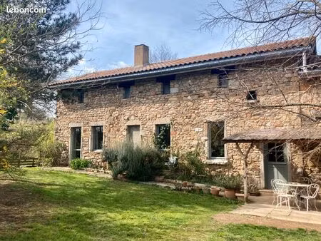 magnifique maison en pierre - vue imprenable - calme