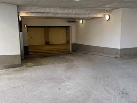 garage fermé sécurisé - résidence récente 2018