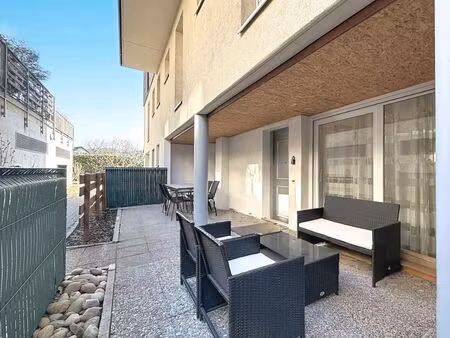 charmant t2 meublé avec terrasse